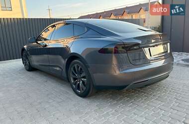 Лифтбек Tesla Model S 2015 в 