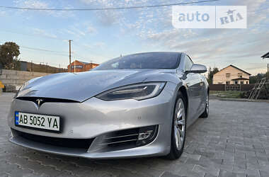 Лифтбек Tesla Model S 2016 в Виннице