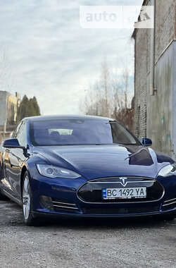 Ліфтбек Tesla Model S 2015 в Львові