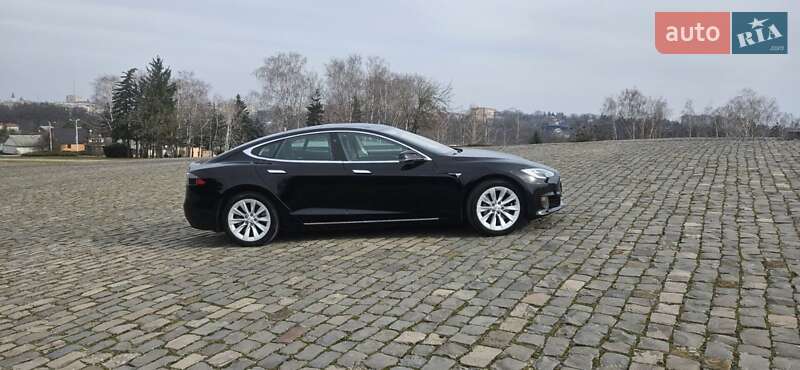 Лифтбек Tesla Model S 2016 в Житомире