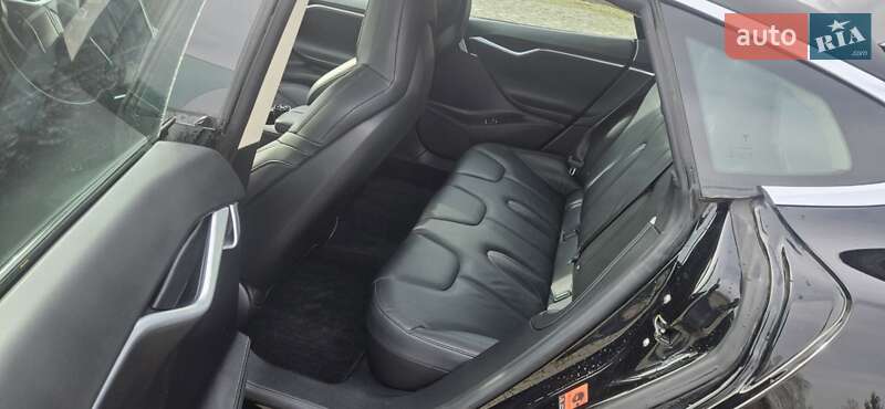 Лифтбек Tesla Model S 2016 в Киеве фото 14 Лифтбек Tesla Model S 2016 в Киеве