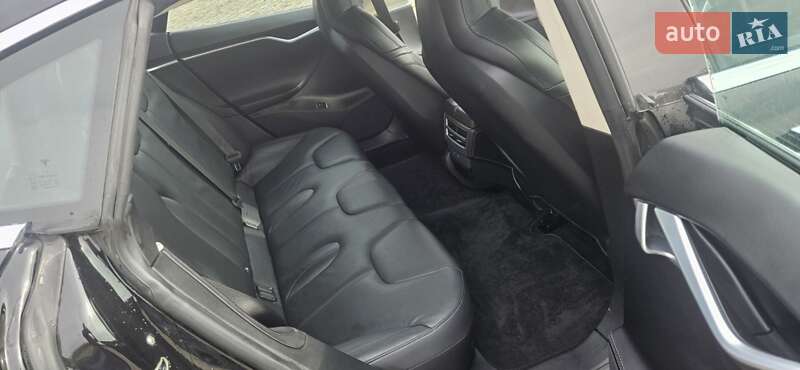 Лифтбек Tesla Model S 2016 в Киеве фото 17 Лифтбек Tesla Model S 2016 в Киеве