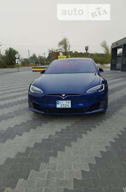 Ліфтбек Tesla Model S 2016 в Києві