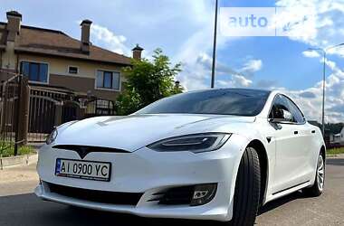 Ліфтбек Tesla Model S 2016 в Львові