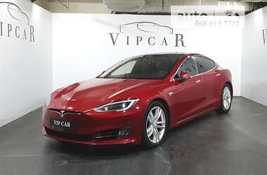 Лифтбек Tesla Model S 2016 в Киеве