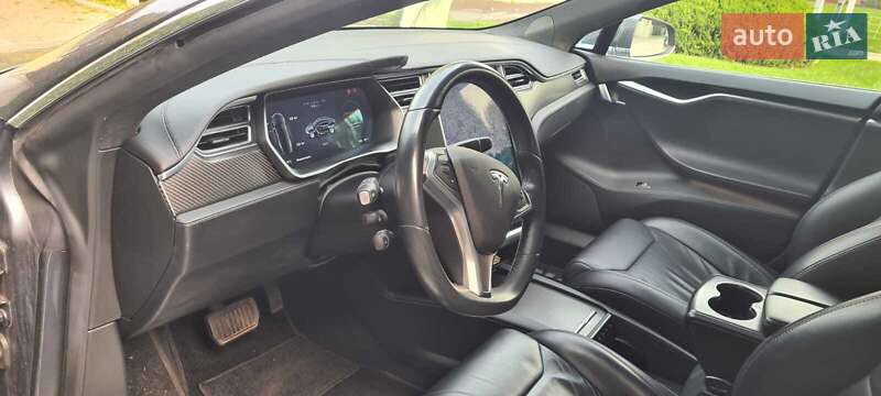 Ліфтбек Tesla Model S 2017 в Одесі