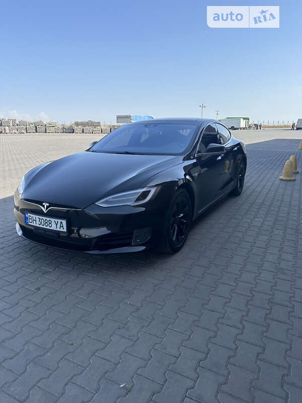 Лифтбек Tesla Model S 2016 в Одессе