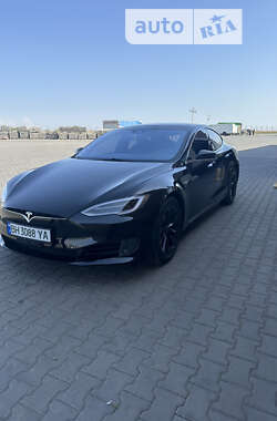Лифтбек Tesla Model S 2016 в 