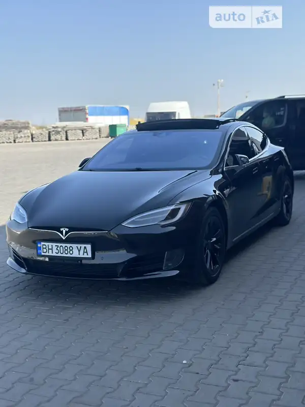 Tesla Model S 2016