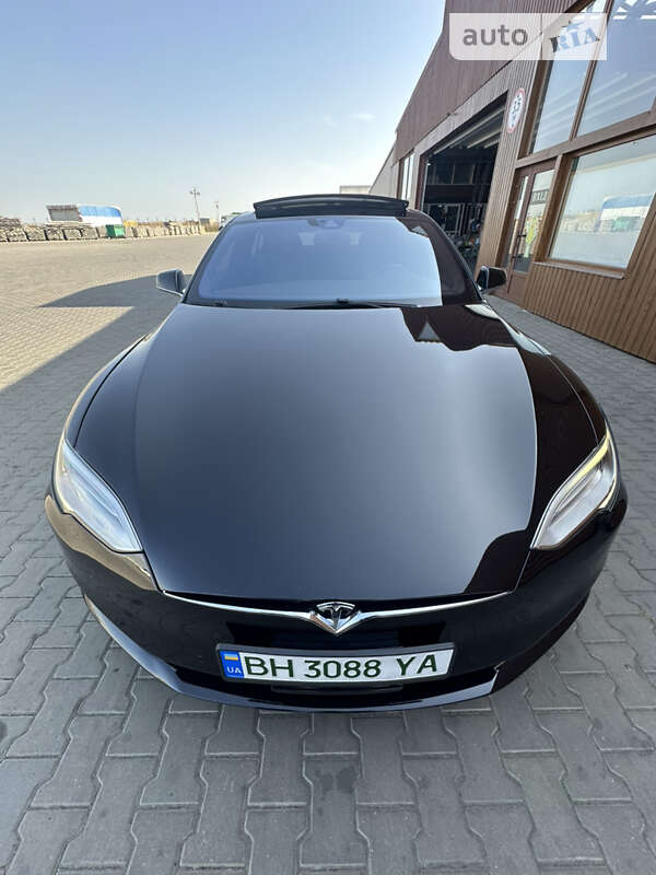Лифтбек Tesla Model S 2016 в Одессе