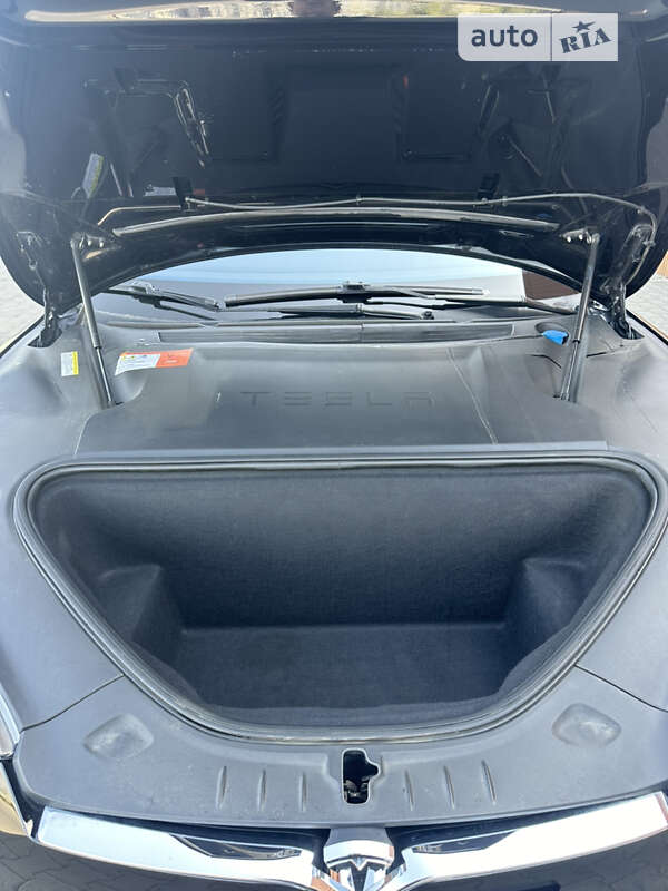 Лифтбек Tesla Model S 2016 в Одессе