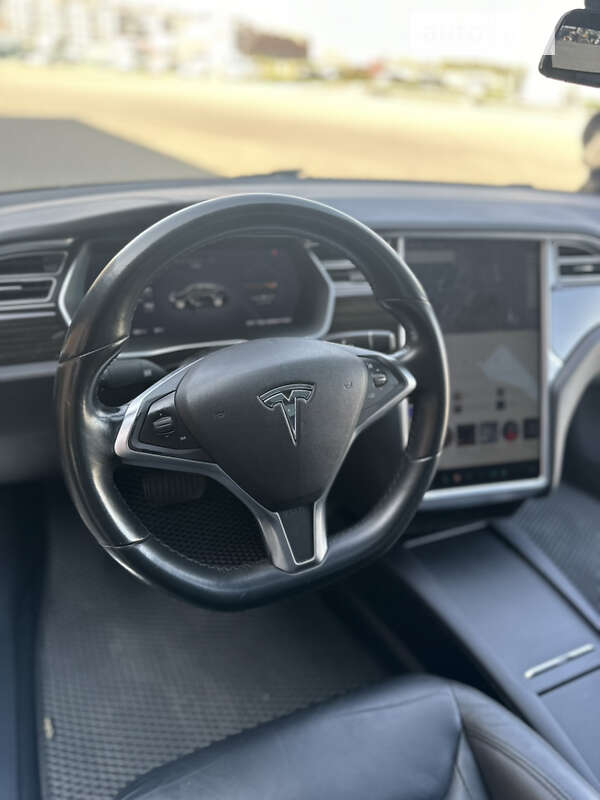 Лифтбек Tesla Model S 2016 в Одессе