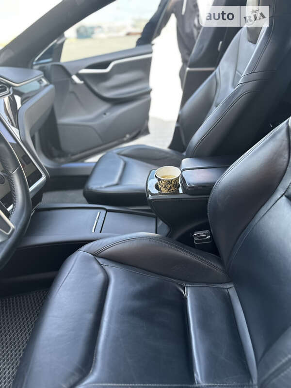 Лифтбек Tesla Model S 2016 в Одессе