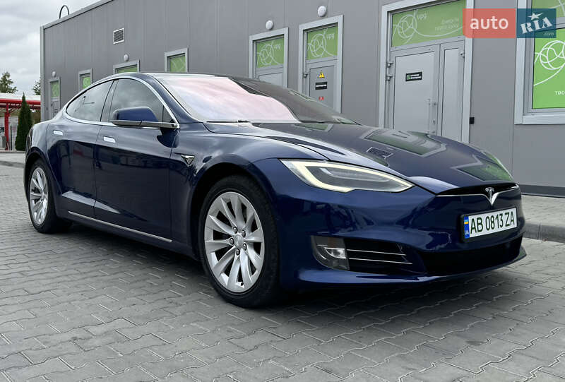 Лифтбек Tesla Model S 2018 в Виннице
