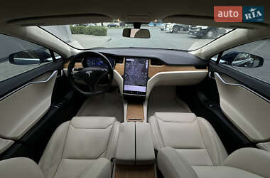 Лифтбек Tesla Model S 2018 в Виннице