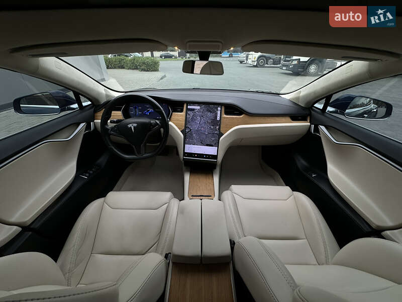 Лифтбек Tesla Model S 2018 в Виннице