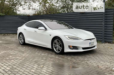 Лифтбек Tesla Model S 2016 в Ивано-Франковске