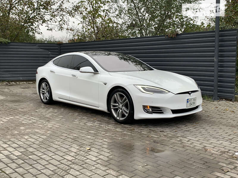 Tesla Model S 2016