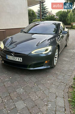 Лифтбек Tesla Model S 2017 в Рогатине
