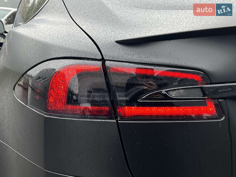 Ліфтбек Tesla Model S 2021 в Вінниці