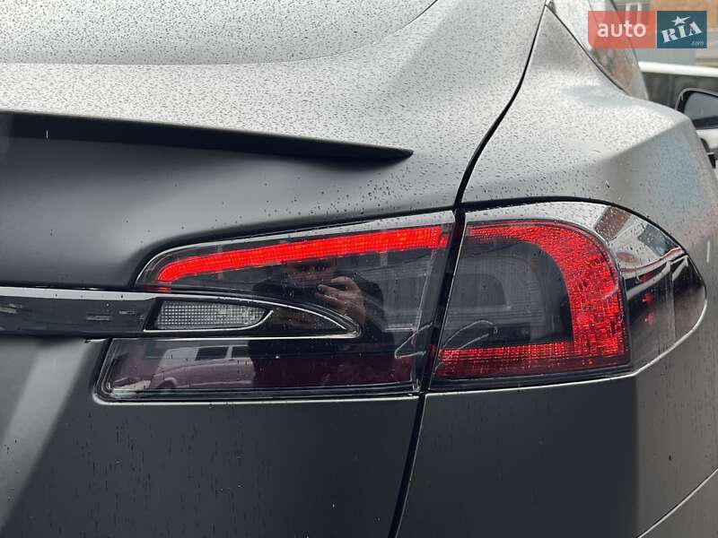 Ліфтбек Tesla Model S 2021 в Вінниці