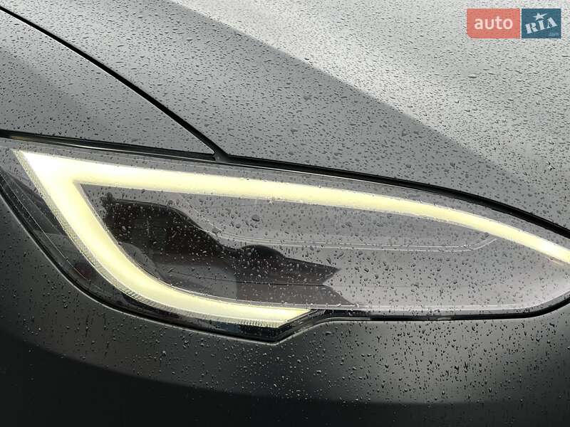 Ліфтбек Tesla Model S 2021 в Вінниці