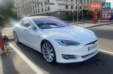 Ліфтбек Tesla Model S 2017 в Києві