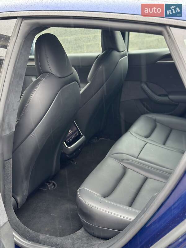 Лифтбек Tesla Model S 2021 в Хоросткове