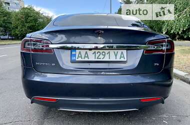 Лифтбек Tesla Model S 2016 в Киеве