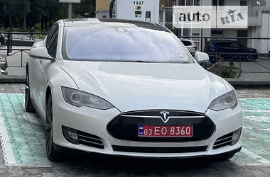 Ліфтбек Tesla Model S 2015 в Хмельницькому