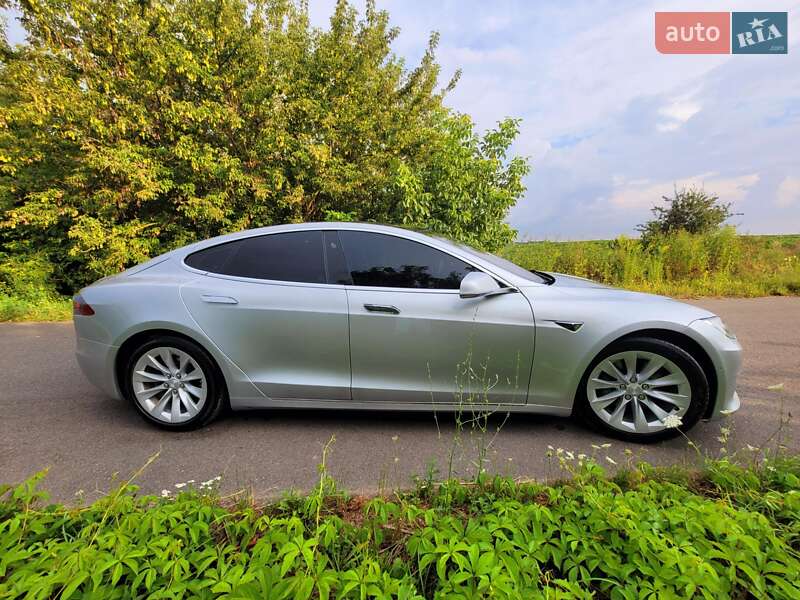 Лифтбек Tesla Model S 2018 в Тернополе