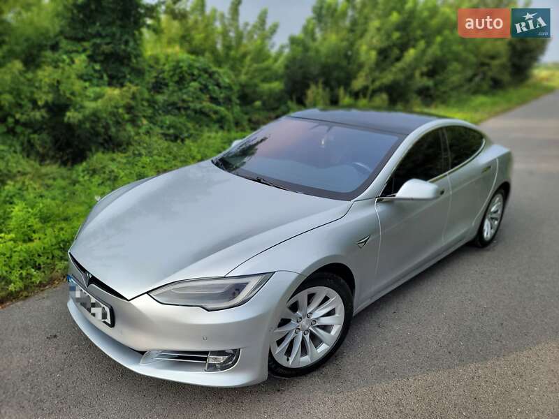 Лифтбек Tesla Model S 2018 в Тернополе