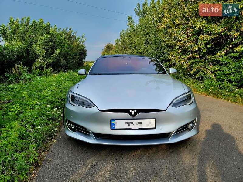Лифтбек Tesla Model S 2018 в Тернополе