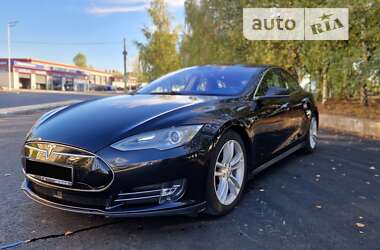 Лифтбек Tesla Model S 2016 в Киеве