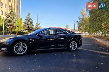 Ліфтбек Tesla Model S 2016 в Києві