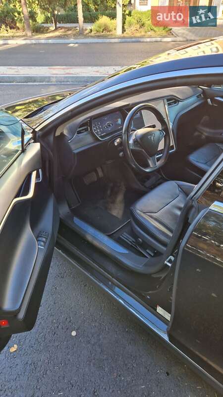Лифтбек Tesla Model S 2016 в Киеве