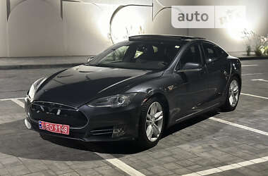 Ліфтбек Tesla Model S 2015 в Луцьку