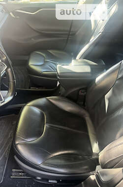 Лифтбек Tesla Model S 2014 в 