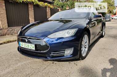 Лифтбек Tesla Model S 2014 в Киеве