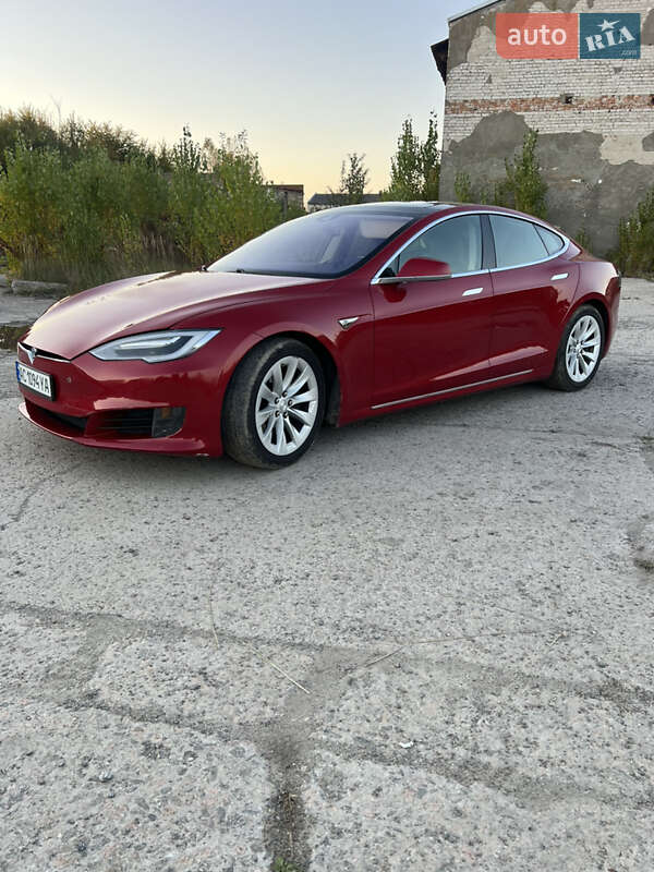 Ліфтбек Tesla Model S 2016 в Ковелі