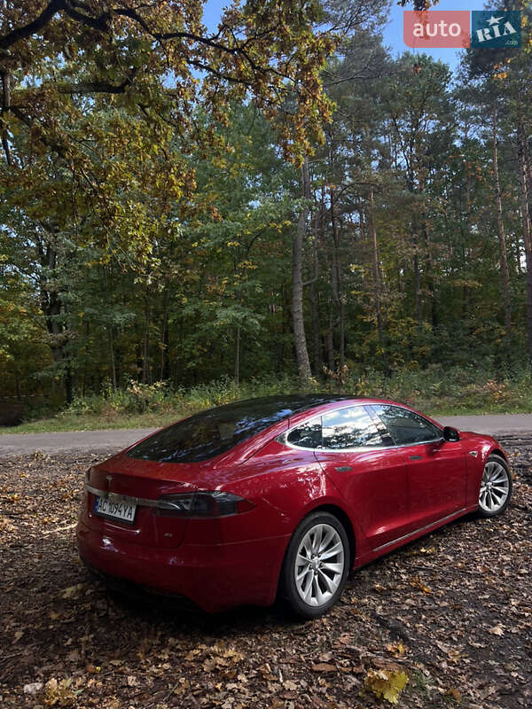 Ліфтбек Tesla Model S 2016 в Ковелі