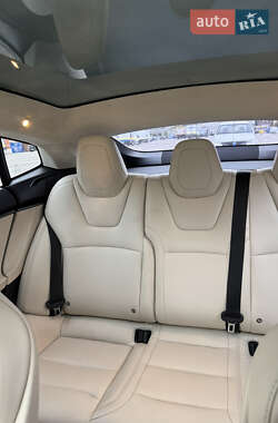 Лифтбек Tesla Model S 2019 в 
