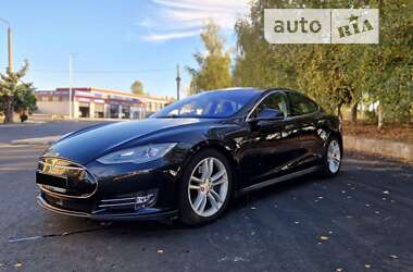 Ліфтбек Tesla Model S 2016 в Києві