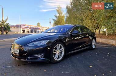 Ліфтбек Tesla Model S 2016 в Києві