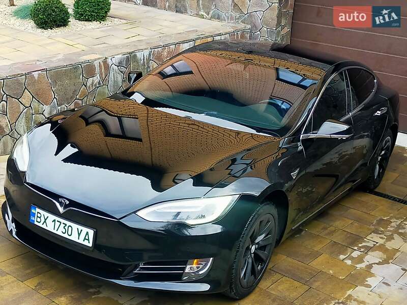Лифтбек Tesla Model S 2017 в Хмельницком