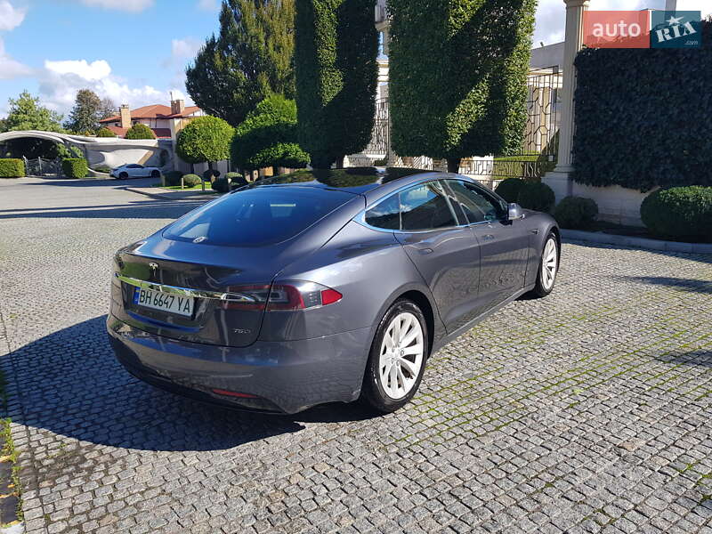 Ліфтбек Tesla Model S 2017 в Одесі