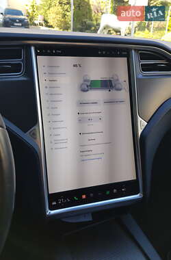 Лифтбек Tesla Model S 2017 в 