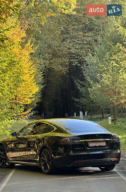 Лифтбек Tesla Model S 2015 в 