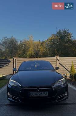 Лифтбек Tesla Model S 2015 в 