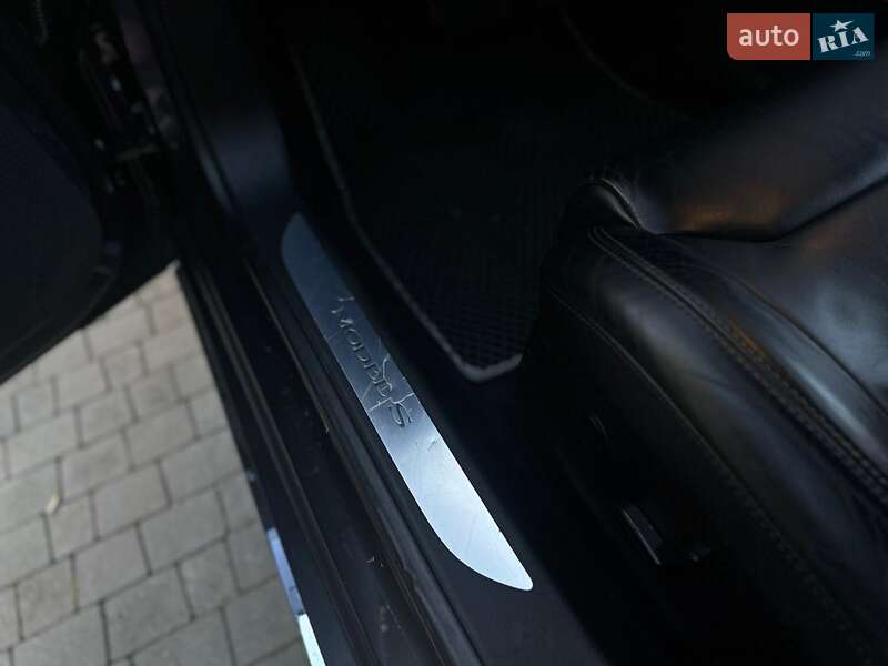 Лифтбек Tesla Model S 2015 в Львове